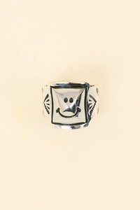 Munqa Pyramid Smile Ring